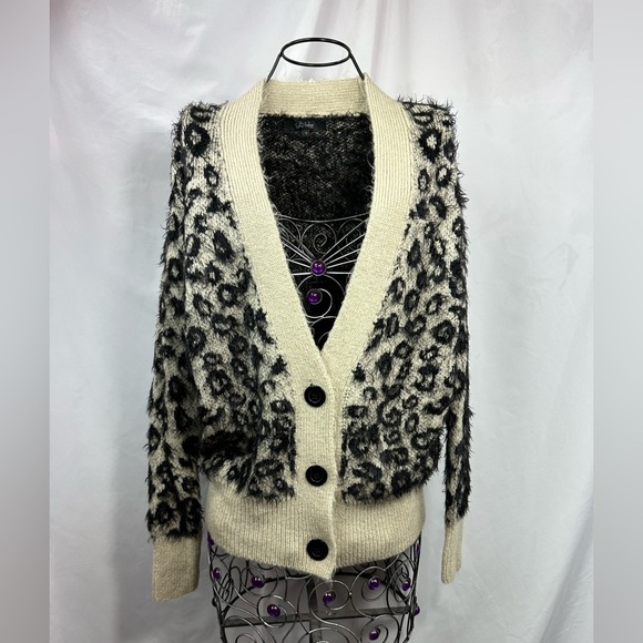 Go Fashion animal print fuzzy cardigan size S - Picture 1 of 8